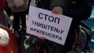 Frilenseri i danas ispred Skupštine, obratila im se i Brnabić