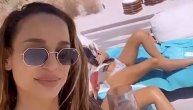 Edita i Tamara se zanele pa se prosule po pesku: Njihove obline u bikiniju raspaljuju maštu!