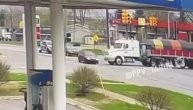 Stravičan snimak nadzorne kamere pumpe: Cisterna se u punoj brzini zakucala u mali automobil