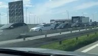 Stravična gužva na auto-putu Beograd - Novi Sad: Sumnja se da je poginuo radnik