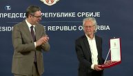 Vučić uručio Orden Karađorđeve zvezde prvog stepena Handkeu