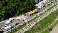 Preticao kolonu i izazvao sudar: Dvoje mrtvih u karambolu kod Požege