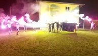 Sevalo je noćas s one strane Dunava: Navijači niželigaša Palilulca napravili piro šou pored terena!