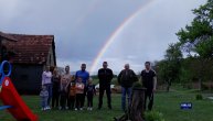 Život u porodici gde živi 14 članova: Erići iz sela Gornji Banjani najlepša su slika Srbije