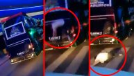 Fudbaler za dlaku izbegao smrt: Slavio u otvorenom autobusu, udario u nadvožnjak i pao na put