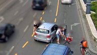 Opšta makljaža nasred auto-puta: Prodali mu kola pa rešili da ih otmu!