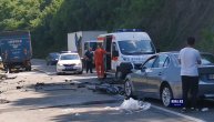 Vozač preticao kod Ovčar Banje i udario "BMW" u kom je bila tročlana porodica