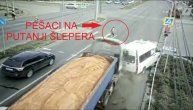 Bez kočenja se zakucao u kombi na semaforu: Pešaci izbegli šleper zbog sreće i refleksa