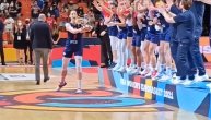 Šampionke Evrope podižu pehar: Pogledajte slavlje srpskih košarkašica sa navijačima