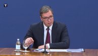 Vučić: Država će pomoći porodiljama