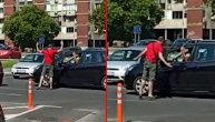 Scena na ivici tuče u Beogradu: Izašao iz automobila, pa se drao na dugog vozača