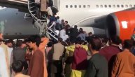 Bezizlaz: Avganistanci se jedni preko drugih penju na avione gonjeni paničnim strahom