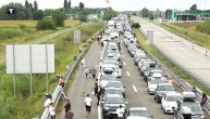 Nepregledne kolone na Horgošu za izlaz iz Srbije