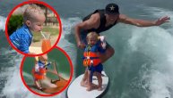 Odrasli i pravi profesionlaci bi mu pozavideli: Ovaj bebac rastura sportove na vodi