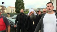Patrijarh Porfirije i mitropolit Joanikije napustili hram u Podgorici