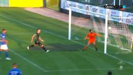 Užasna reakcija golmana Novog Pazara, lopta mu ispala iz ruke za novi gol Kolubare