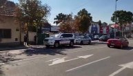 Još jedan snimak sa lica mesta u Zemunu gde su ranjene dve osobe: Policija ne da nikome da priđe