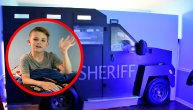 Tata mu je sam napravio krevet iz snova: Oliver sada spava u policijskoj marici