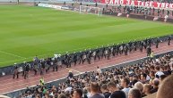 Pojačane mere sigurnosti na stadionu pred početak utakmice: Dupli kordon između Grobara i Delija
