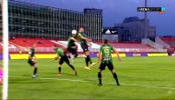 Autogol Đuranovića donosi vođstvo Vojvodini: Hteo da glavom izbaci loptu, ali je ona otišla u mrežu
