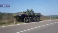 Snimak oklopnih vozila Vojske Srbije na dva kilometra od Jarinja