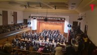 Aplauz za maestra: Publika  nagradila orkestar filharmonije koj ise oprostio od Tasovca