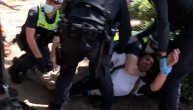 Svet danima obilaze snimci "korona haosa" u Melburnu: Policija hapsi antivaksere?