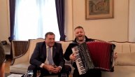 Raspevani Dodik u Sarajevu: Uz harmoniku i patriotske pesme u Predsedništvu