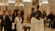 Venčanje Tamare Đurić: Bacanje bidermajera ispred Hrama
