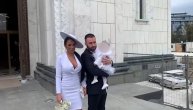 Sva u belom: Tamara Đurić stigla u Hram da se venča i krsti kćerku