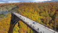 Građevina koji oduzima dah, most na koji hrle posetioci, ali i samoubice: Najlepši pogled na jesen