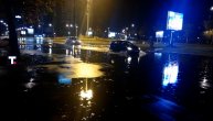 Poplava na kružnom toku kod opštine Novi Beograd: Ulica jedva prohodna za saobraćaj
