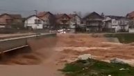 Potop u Sarajevu: Reka Željeznica nosi sve pred sobom