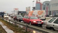 Kiša izazvala saobraćajni kolaps na auto-putu Miloš Veliki