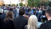 Sahranjen Marinko Rokvić: Porodica, kolege i stotine poštovalaca ga ispratili na večni počinak