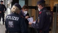 U Austriji počeo lokdaun za nevakcinisane: Policija na ulicama proverava građane koji su napolju