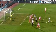 Posle karambola u šesnaestercu lopta pala na levicu Pantiću, a on je šalje po zemlji u ćošak za 1:0