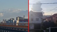 Ogromni oblak dima stigao do Novog Beograda: U Leštanima se i dalje čuju detonacije i eksplozije