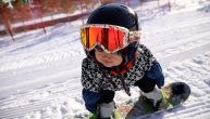 Još ne ume da hoda ali dominira na snoubordu: Ova devojčica ima samo 11 meseci i rođena je skijašica