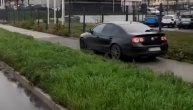 Bahato: Da bi zaobišao gužvu, vozač dao gas po trotoaru