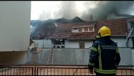 Telegraf na licu mesta: U toku gašenje požara koji je izbio u centru Obrenovca