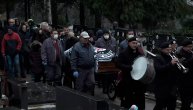 Pokrov sa grbom Partizana i "Svilen konac" trubača ispratio Mocu Vukotića do večnog boravišta
