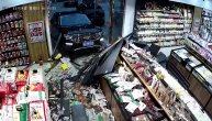 Džip uleteo u market kroz zid: Ostavio rusvaj za sobom