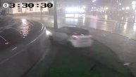 Udar automobila u fontanu na Slaviji