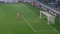 Promašaj veka: Rišairo Živković nije uspeo da pogodi prazan gol