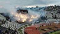 Baklje ipak gore u ime jesenje titule: Navijači partizana prave pirotehnički spektakl
