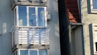 Zvezda "Dnevnjaka" posle pretnji samoubistvom igrala bez majice na terasi: Zabarikadirao se u stanu