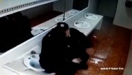 Policajca i policajku ponela divlja strast, pa se "dovatili" u javnom WC-u: Ipak, sve im je preselo