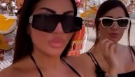 Vrelija od plaže Dubaija: Grudi voditeljke Florijane samo što ne ispadnu iz bikinija