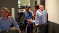 Đokovića kao šampiona dočekali na aerodromu u Australiji 2019. godine, a danas ga drže u pritvoru